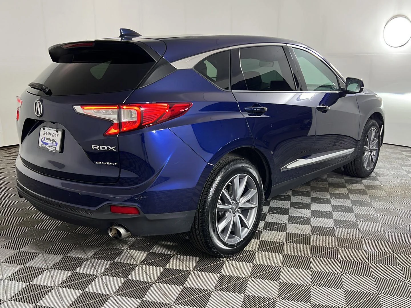 Used 2019 Fathom Blue Pearl Acura SH-AWD w/Tech image 5