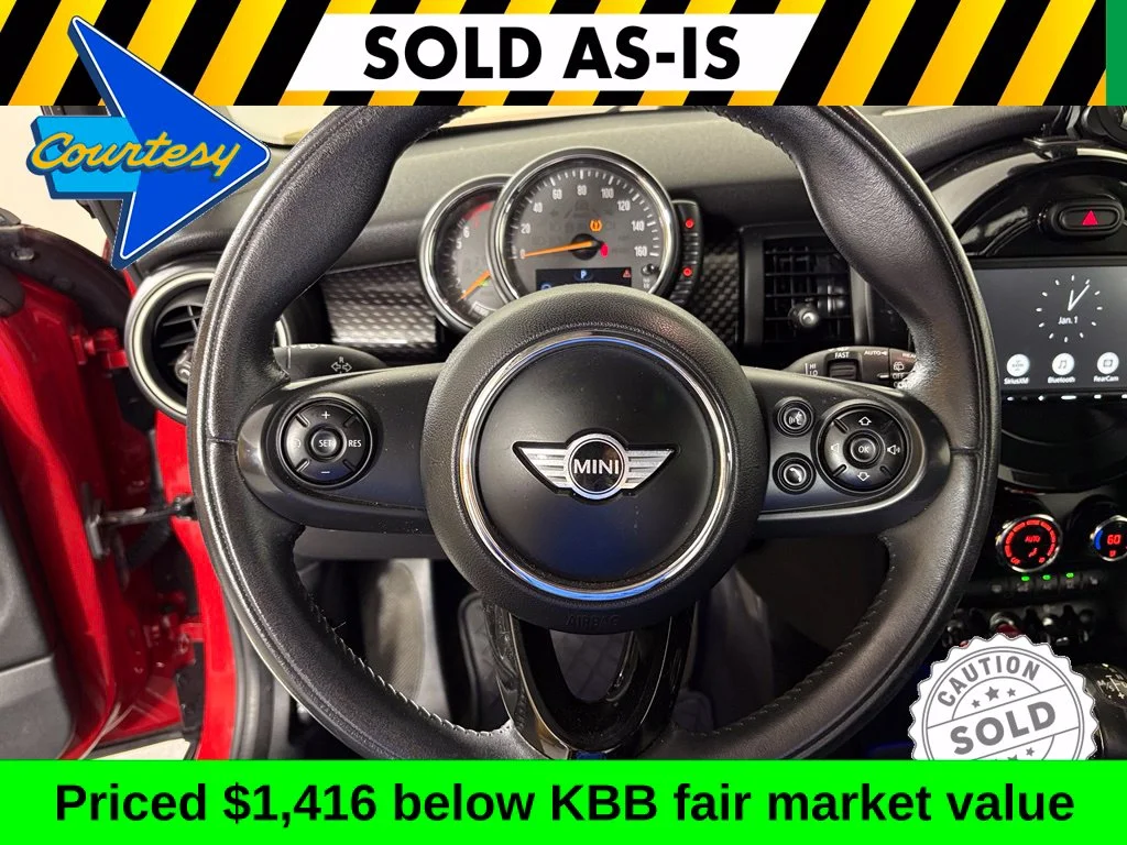 Used 2015 Red MINI Base image 18