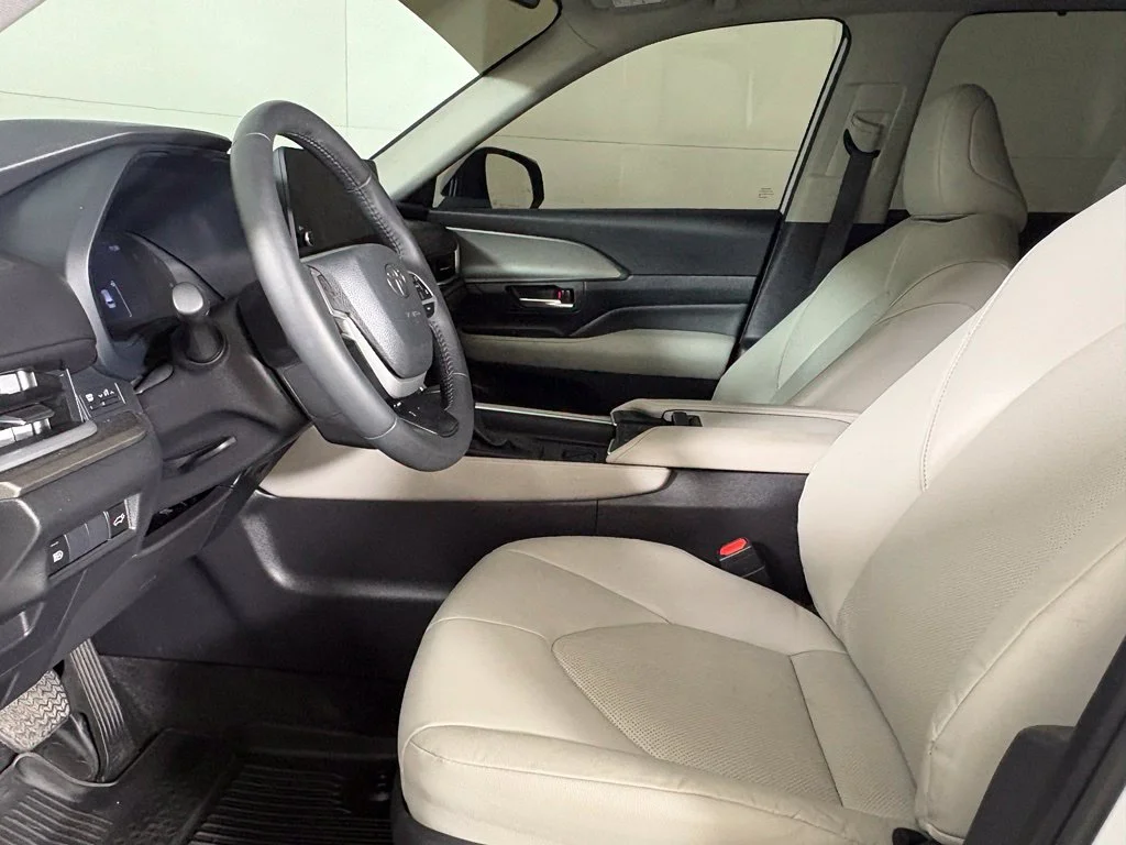 Used 2025 Beige Toyota XLE image 23