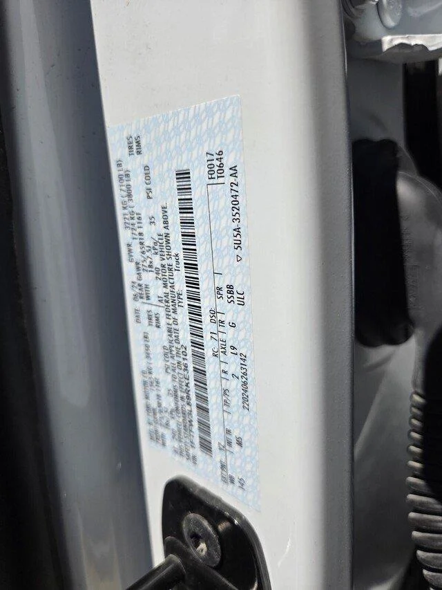Used 2024 Oxford White Ford XLT image 34