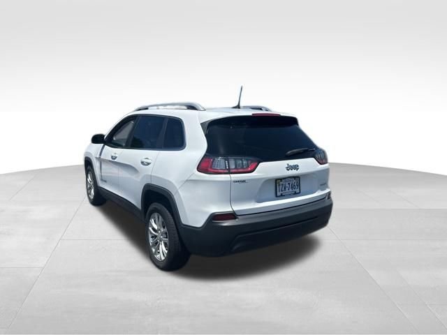 Used 2019 White Jeep Latitude image 10