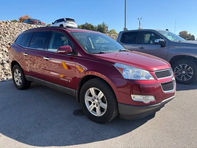 Used 2009 Red Chevrolet LT image 2