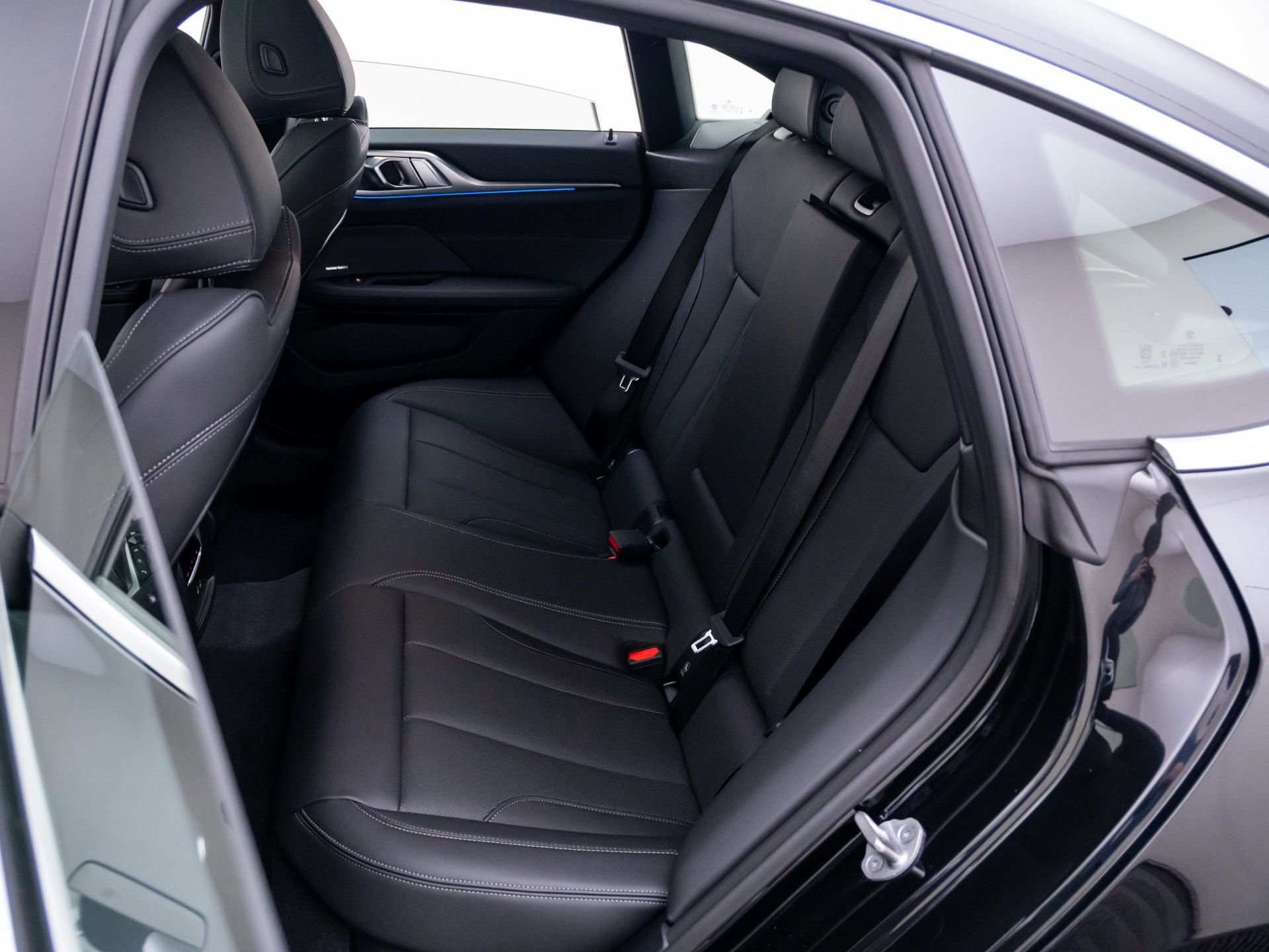 New 2026 Black Sapphire Metallic BMW xDrive40 image 17