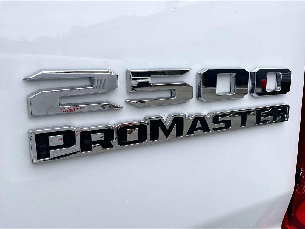 Used 2025 White Ram Base image 27