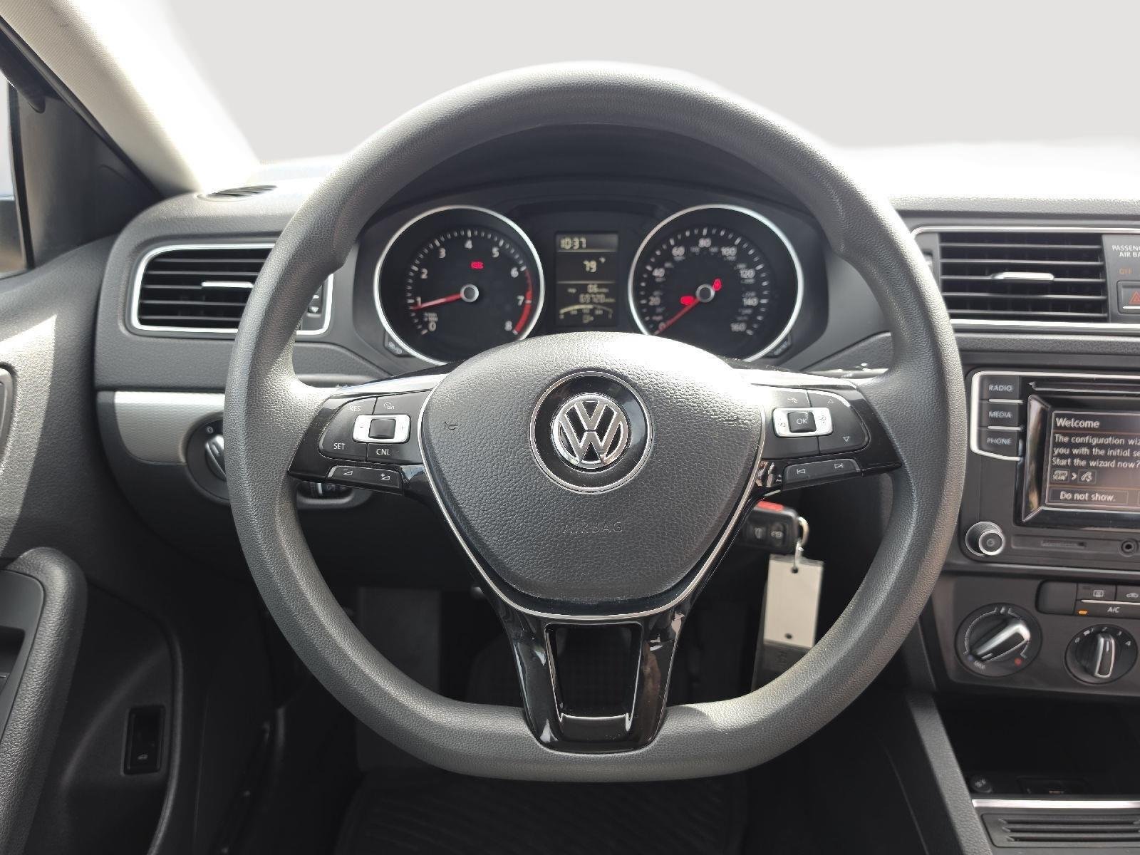Used 2017 Silk Blue Metallic Volkswagen 1.4T S image 31