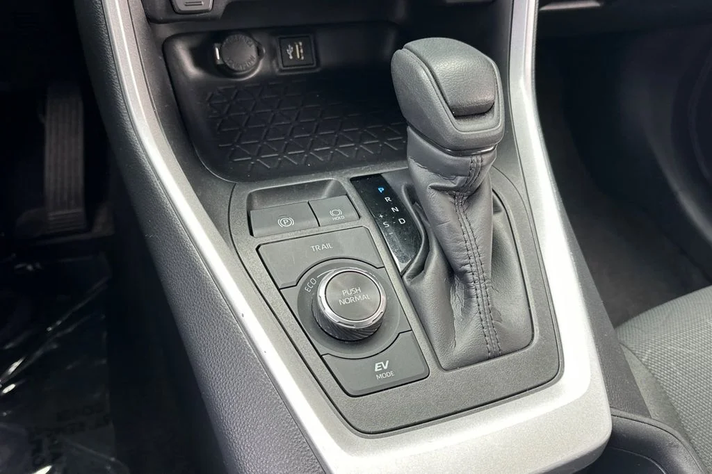 Certified Used 2025 Silver Toyota XLE image 21