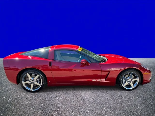 Used 2008 Crystal Red Metallic Tintcoat Chevrolet Base image 2