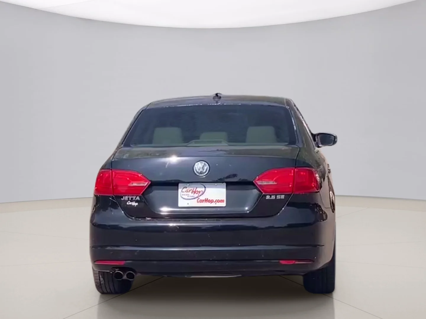 Used 2013 Black Volkswagen SE image 4