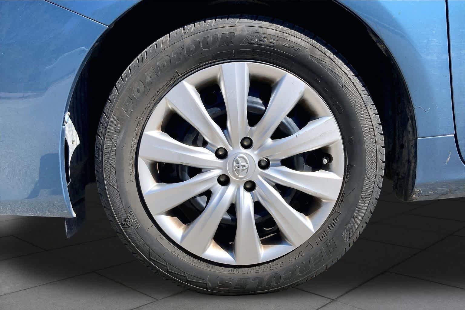 Used 2013 Tropical Sea Metallic Toyota LE image 11