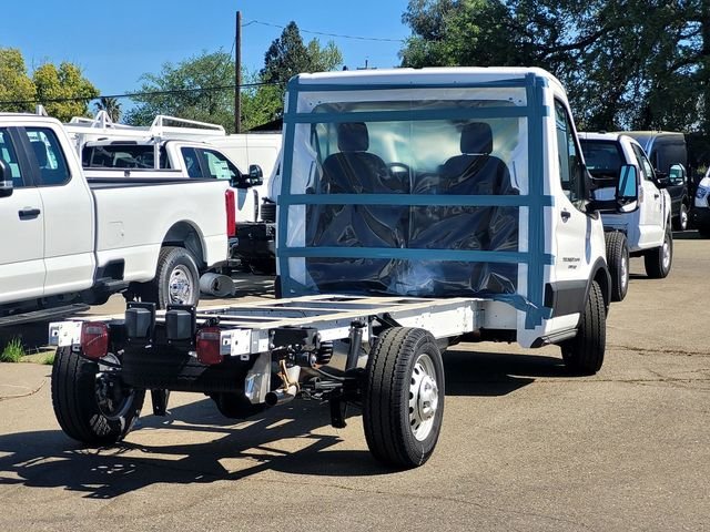 New 2025 Oxford White Ford Cutaway image 4