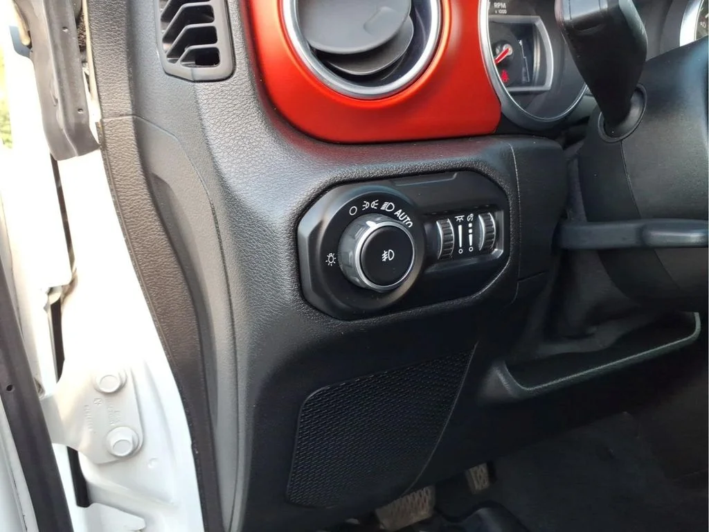 Used 2020 White Jeep Unlimited Rubicon image 20