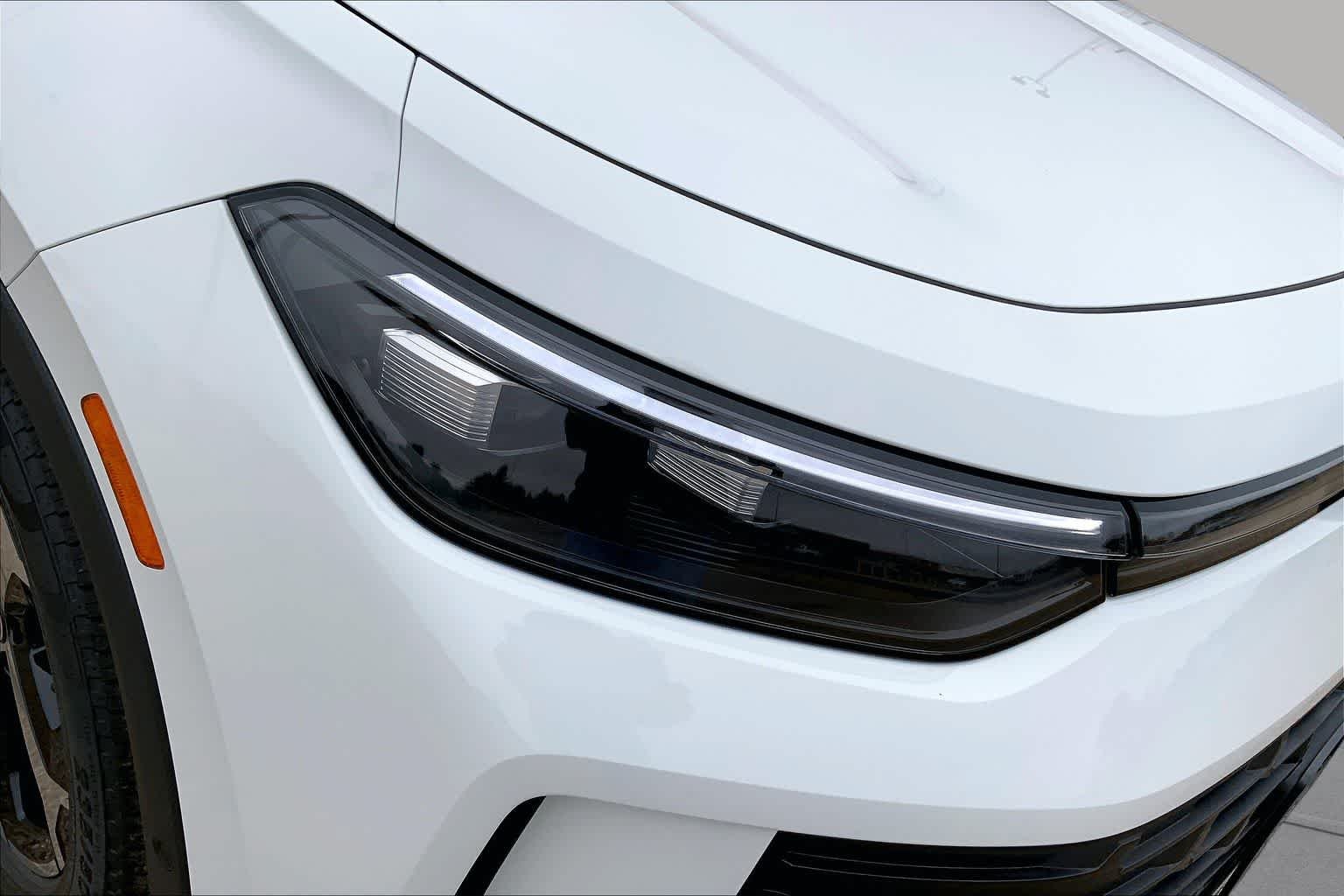 2026 Volkswagen Tiguan SE - Photo 13