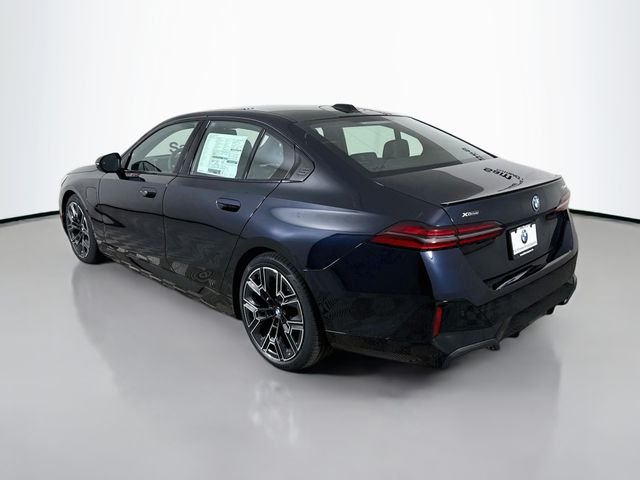 New 2027 Carbon Black Metallic BMW 550e xDrive image 5