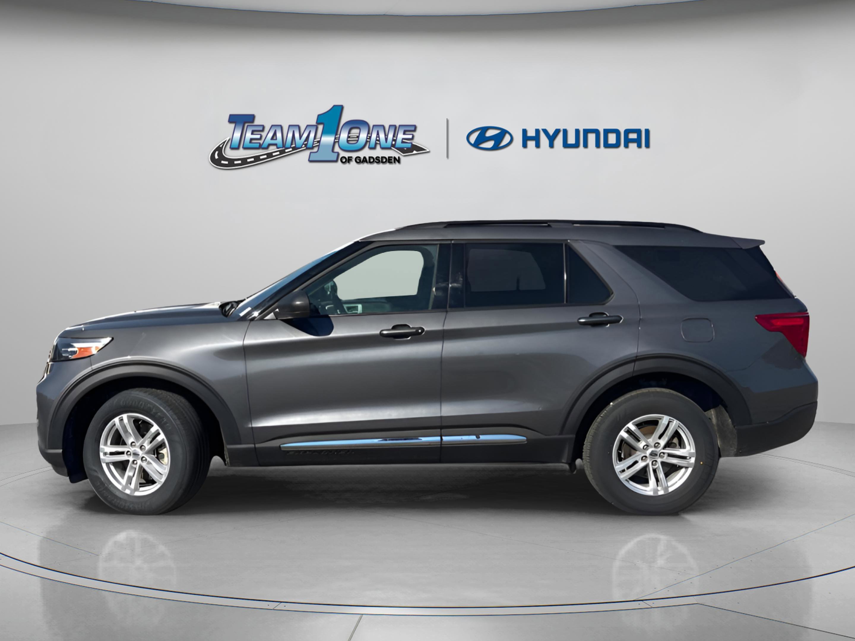 Used 2023 Gray Metallic Ford XLT image 5