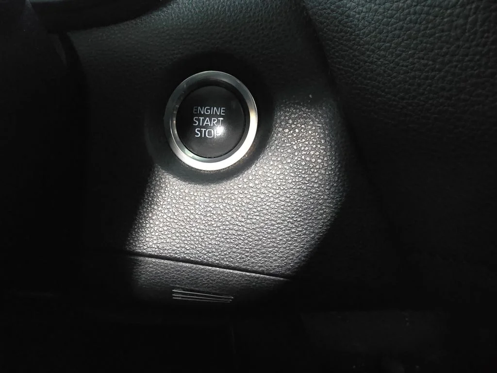 Used 2022  Toyota SE image 19