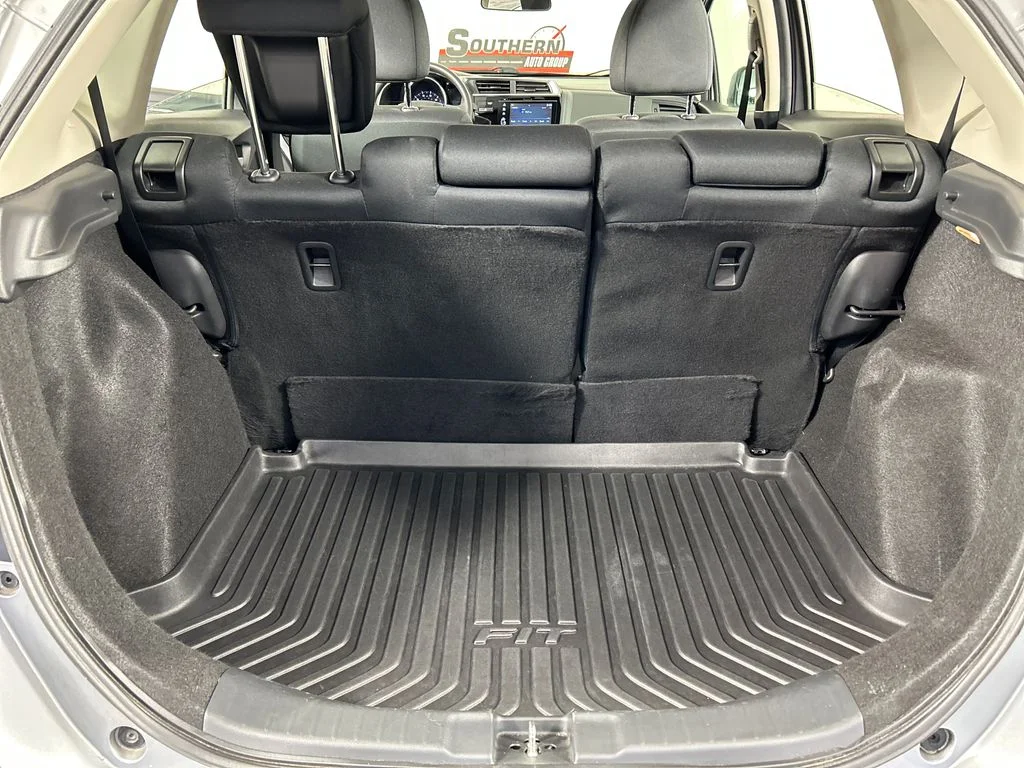 Used 2020 Silver Honda EX image 19
