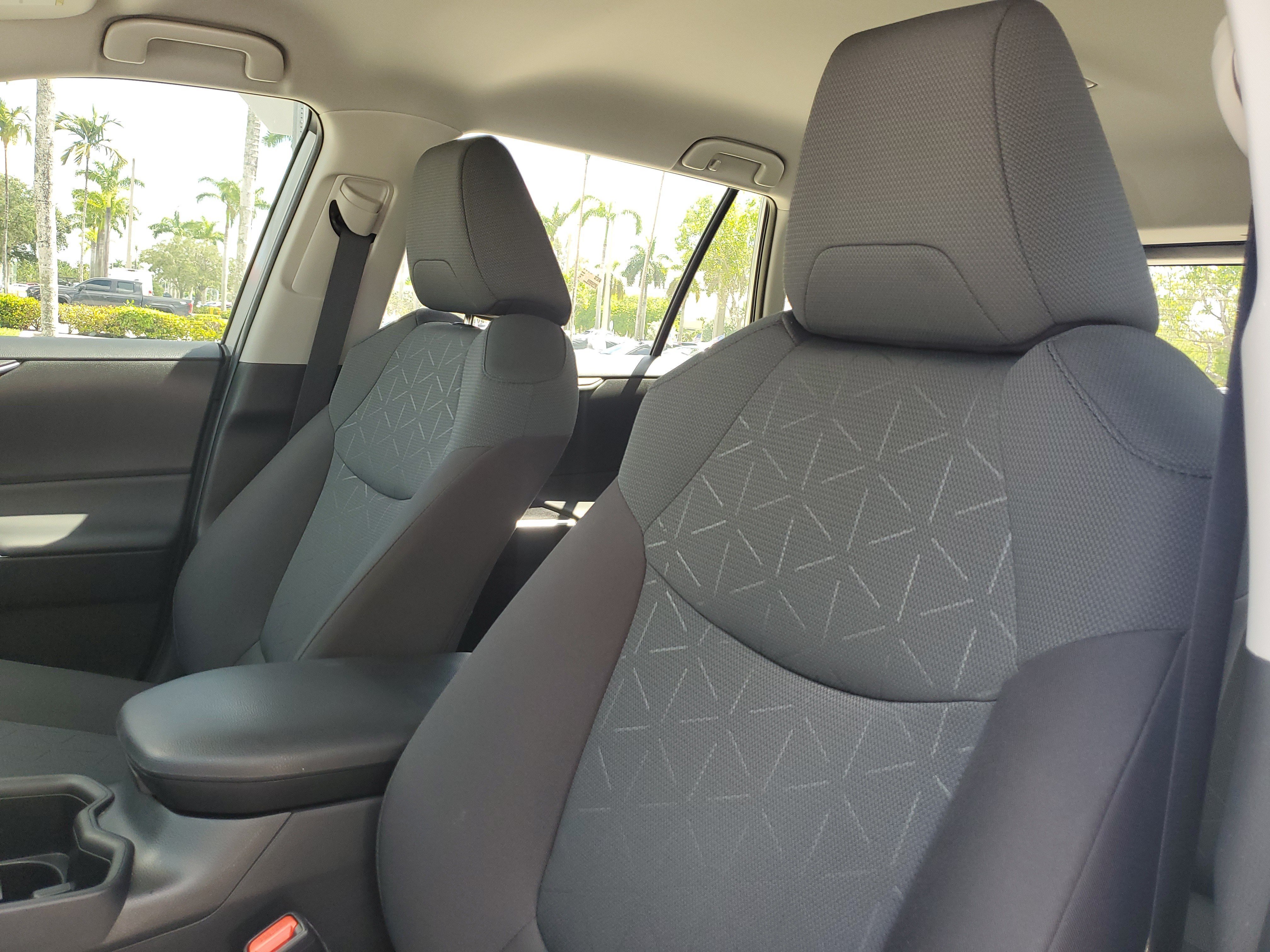 Used 2025 Silver Sky Metallic Toyota XLE image 17