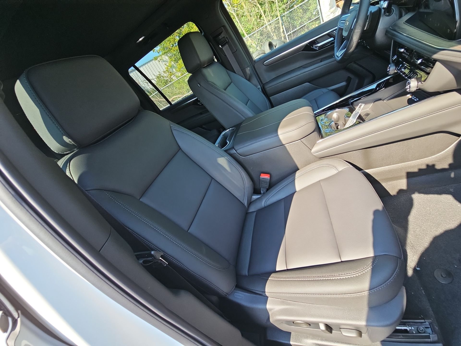 New 2026 Summit White Chevrolet Z71 image 31