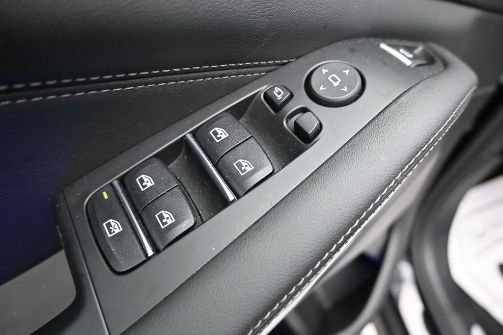 Used 2026 Black BMW sDrive40i image 11