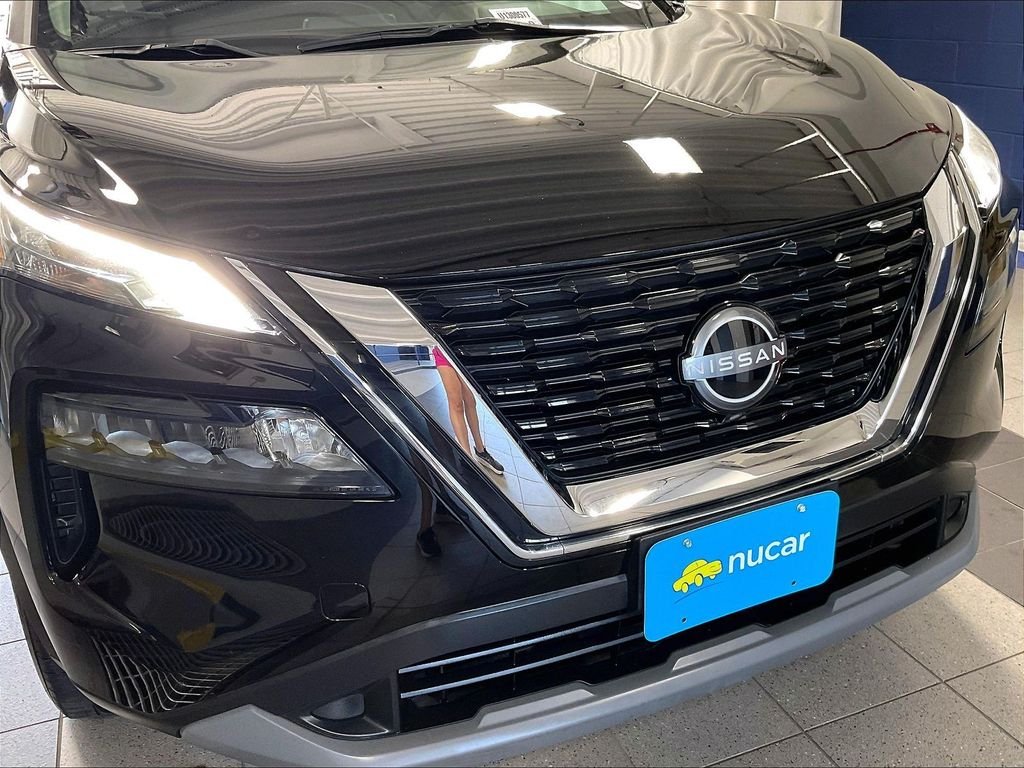 Used 2023 Black Nissan S image 31