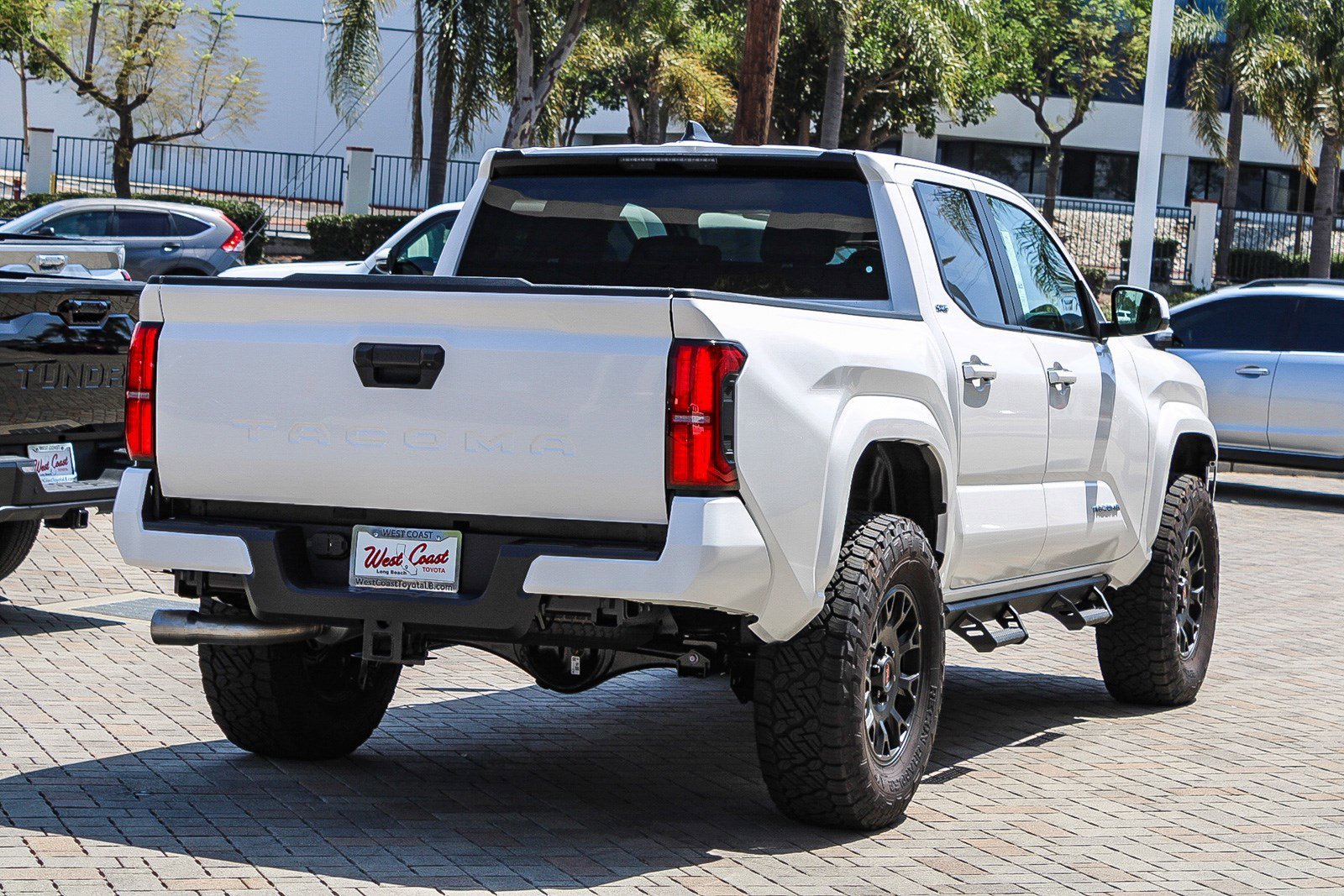 2025 Toyota Tacoma SR5 - Photo 6