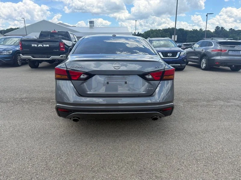 Used 2024 Gray Nissan 2.5 SV image 7