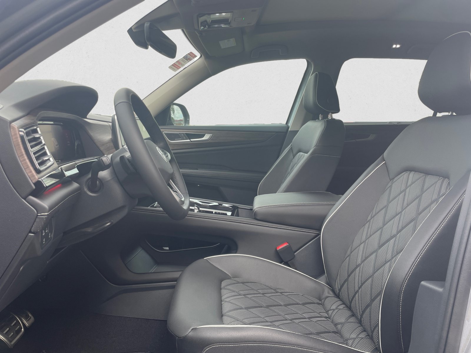 New 2026 Silver Volkswagen 2.0T SEL Premium R-Line image 9