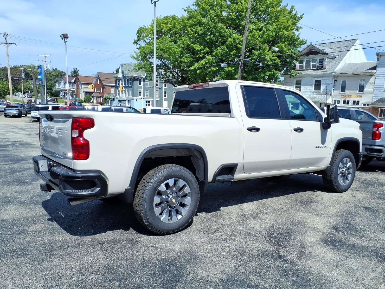 2026 Chevrolet Silverado 2500 HD Custom - Photo 4