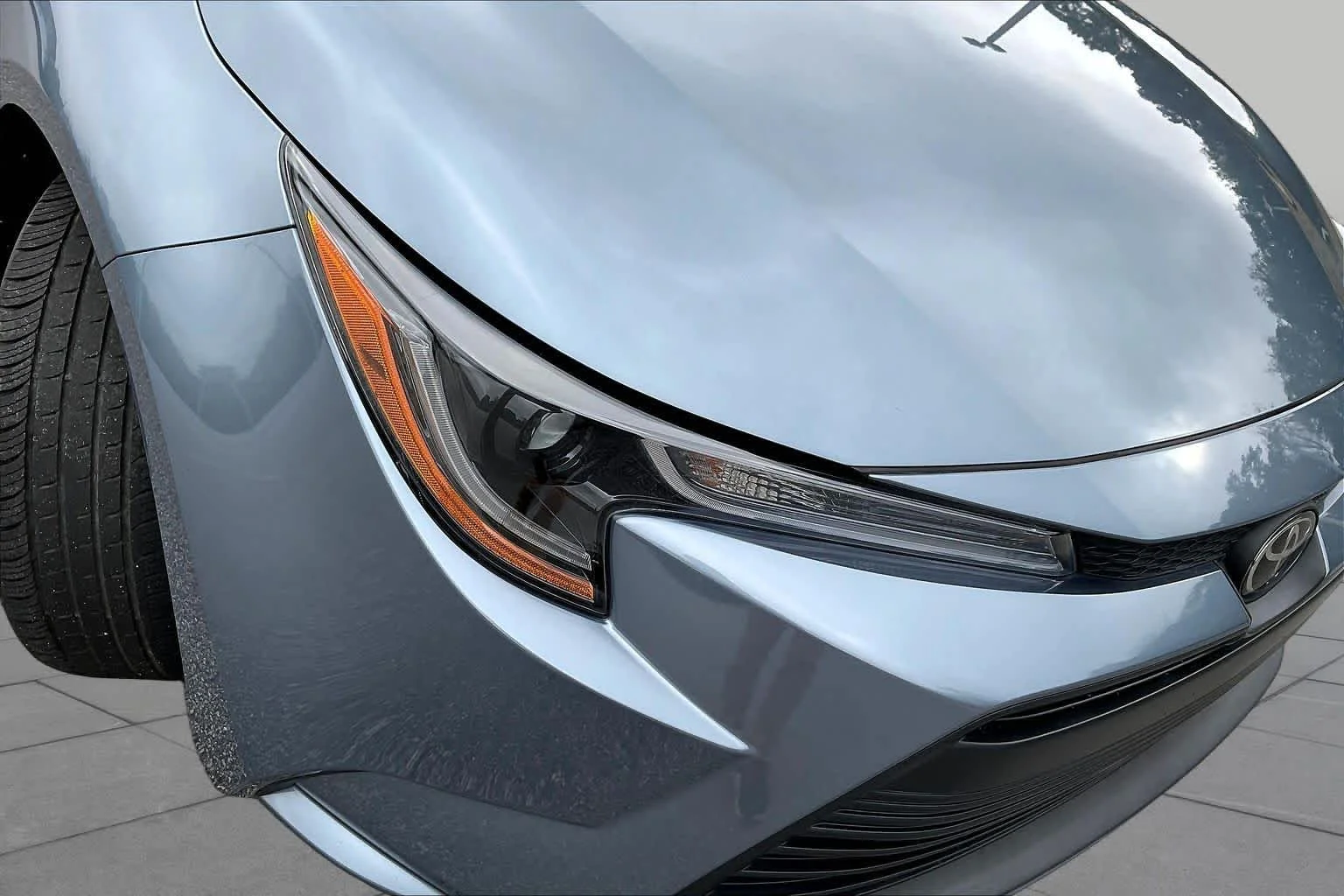 Used 2024 Celestite Toyota LE image 27