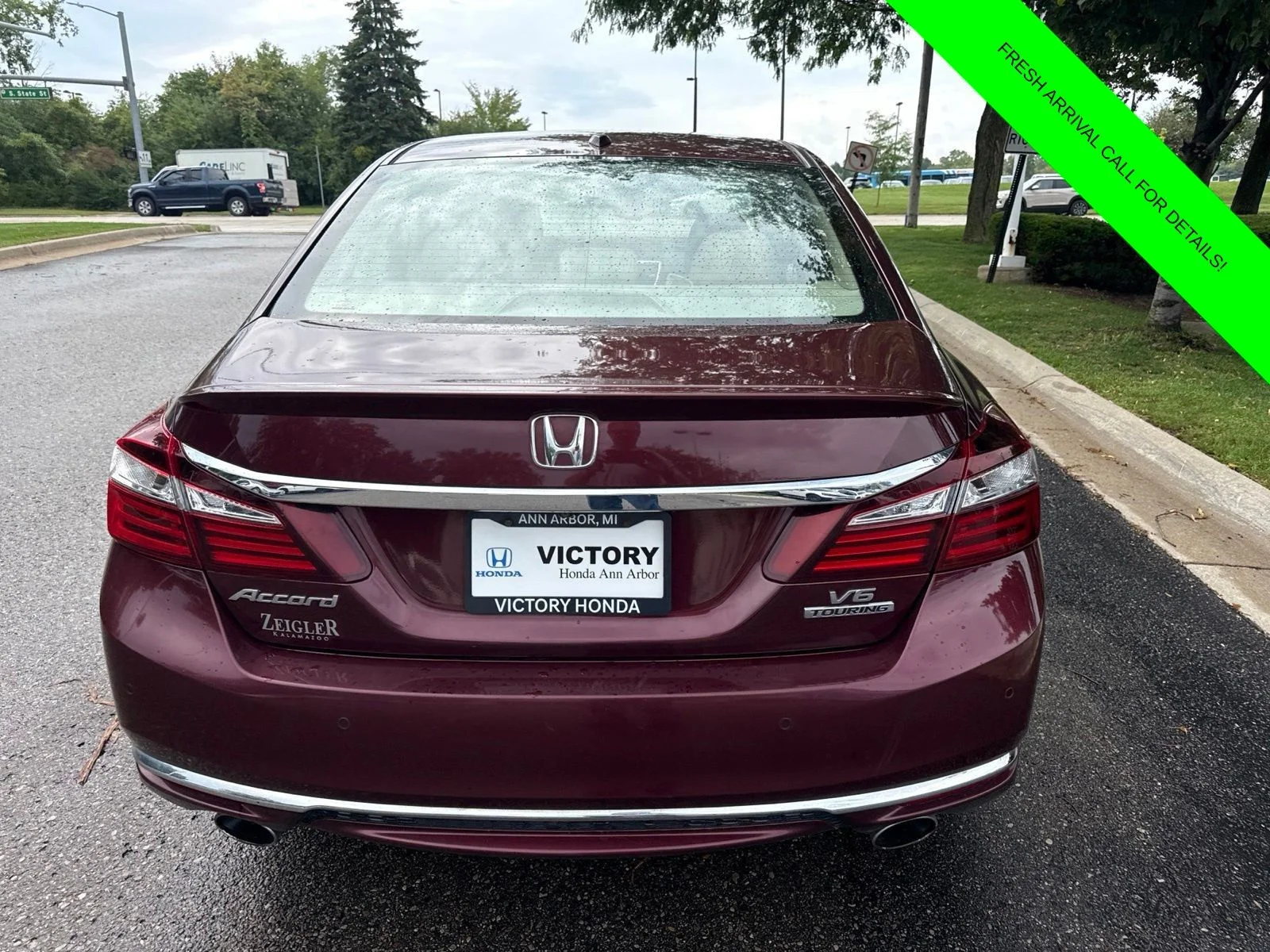 Used 2016 Basque Red Pearl II Honda Touring image 9