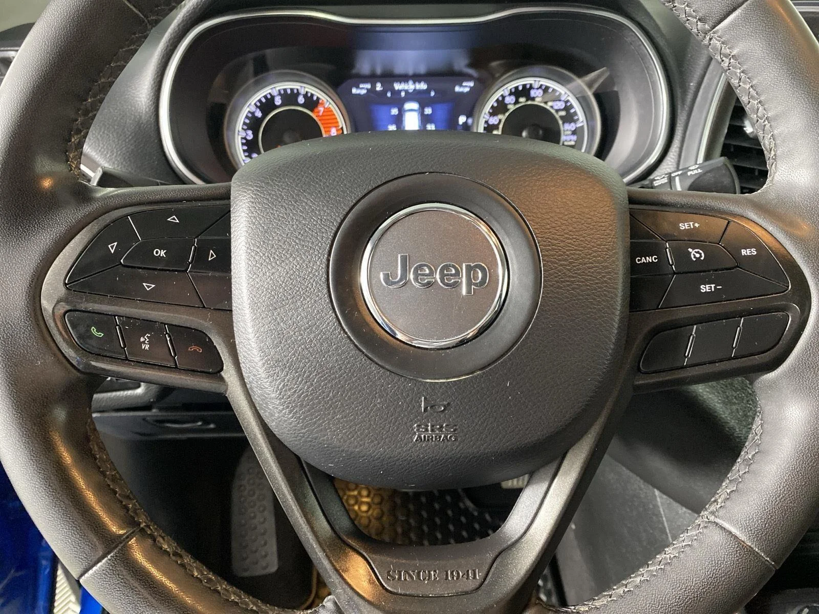 Used 2022 Hydro Blue Pearlcoat Jeep Trailhawk image 24