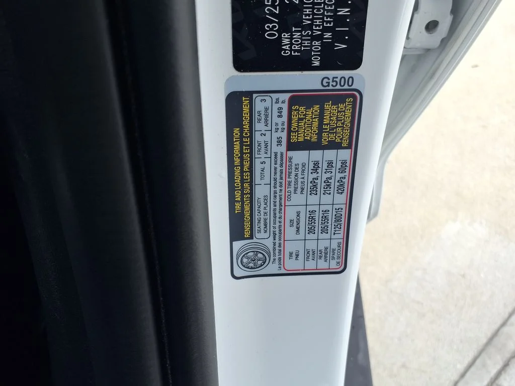 Used 2025 White Kia LXS image 31