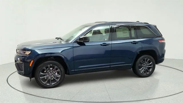 New 2026 Fathom Blue Pearl-Coat Exterior Paint Jeep Limited Reserve image 6