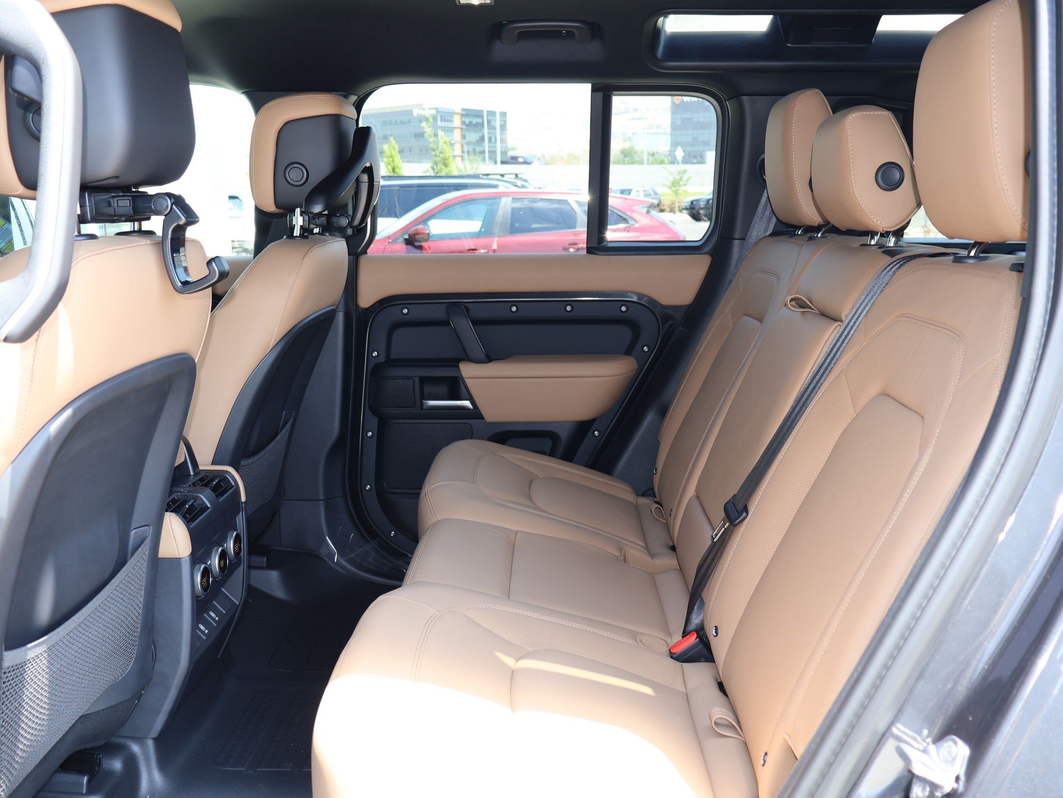 New 2026 Carpathian Grey LAND ROVER P400 X-Dynamic SE image 15