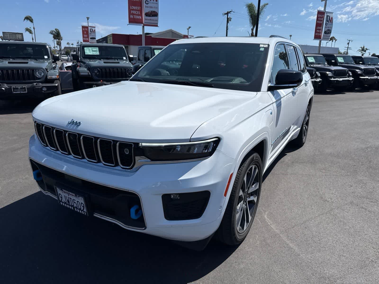 Used 2023 Bright White Clearcoat Jeep Overland image 3