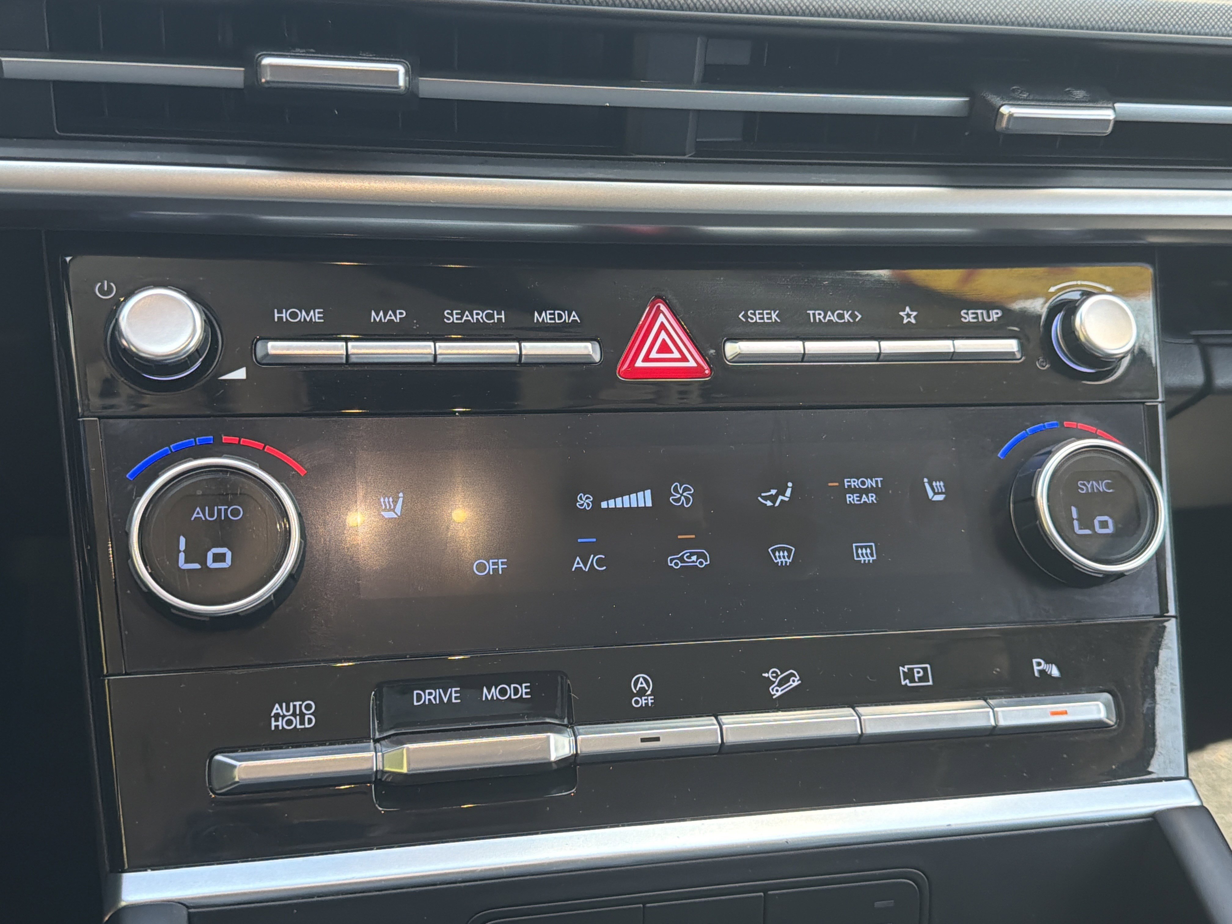 Used 2024 Phantom Black Hyundai SEL image 8