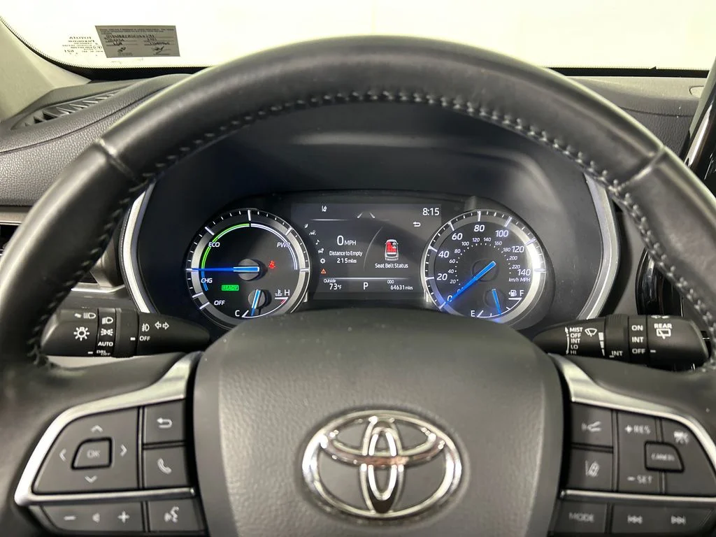 Used 2021 Silver Toyota XLE image 13