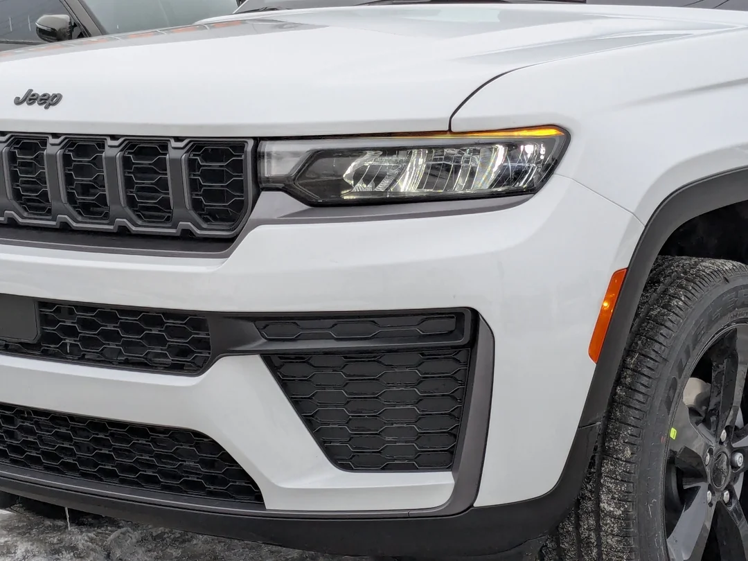 New 2026 White Jeep Altitude - - 4x4 - Power Sunroof - Altitude Pack - 2.0L Turbo - Remote Start & More! image 11