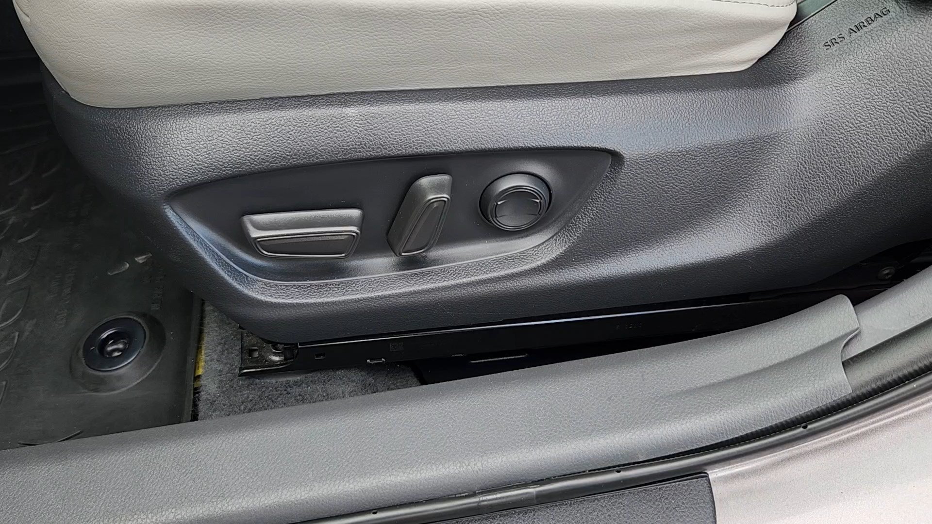 Used 2023 Predawn Gray Mica Toyota XLE image 8