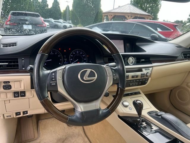 Used 2013 Starfire Pearl Lexus 350 image 15