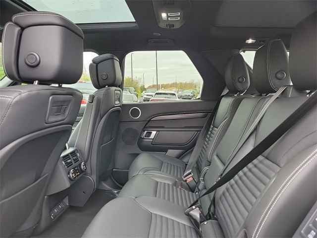 New 2025 Santorini Black Land Rover Metropolitan Edition image 17