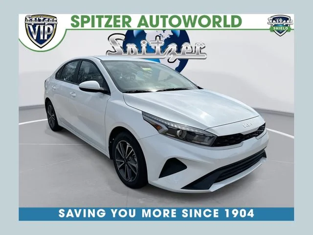 2024 Kia Forte LXS AT's photo