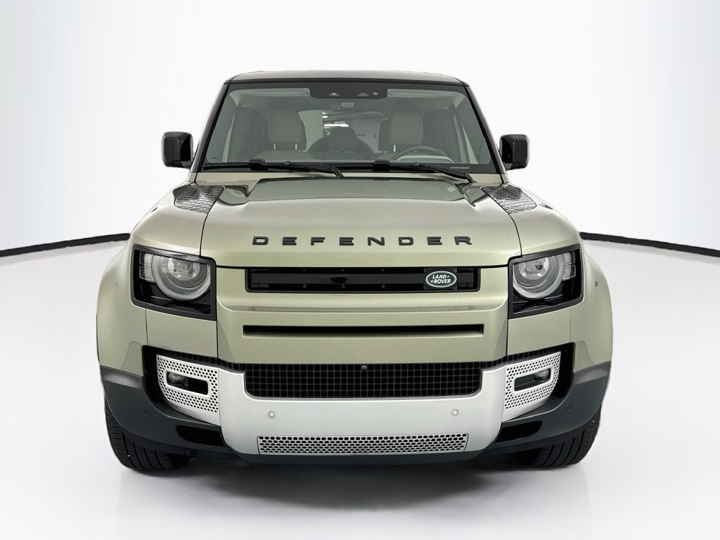 Used 2024 Green Land Rover S image 2