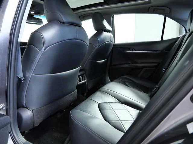 Used 2018 Gray Toyota XLE image 14