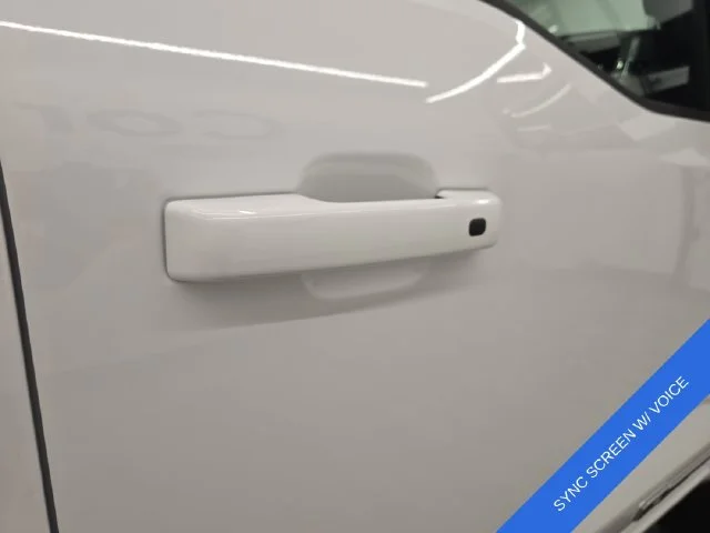 New 2026 Oxford White Ford F-250® XLT image 9