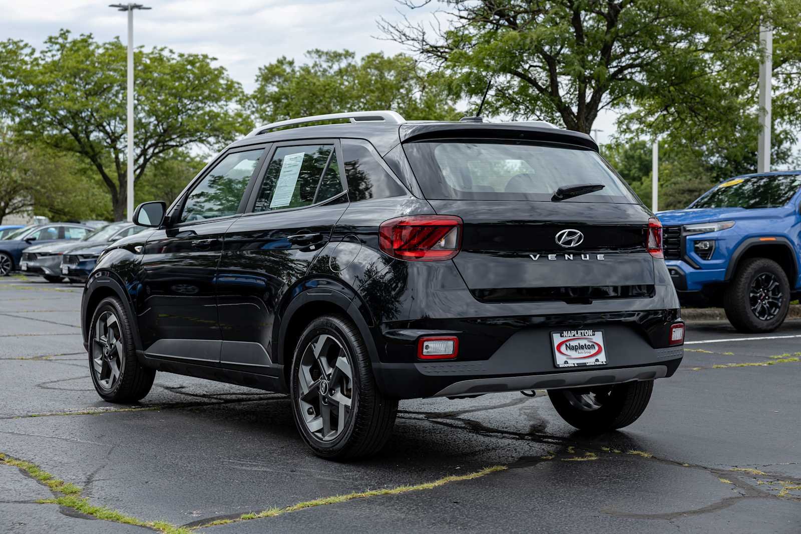 Used 2023 Onyx Black Hyundai SEL image 5