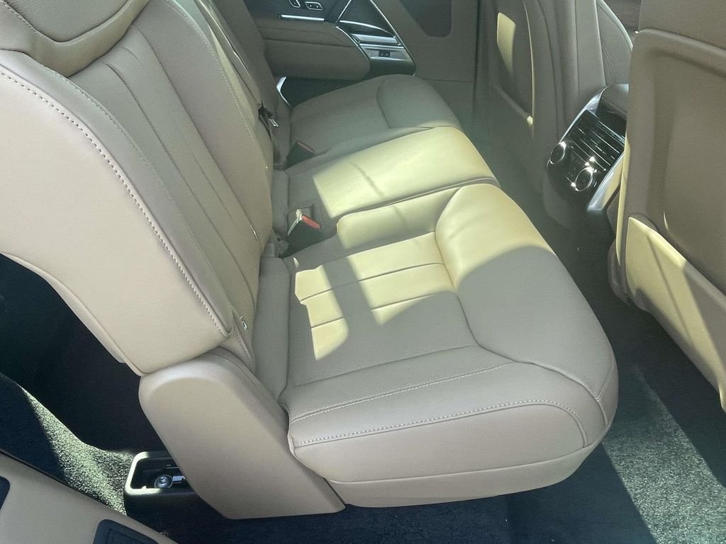 New 2026 Carpathian Grey Land Rover SE image 19