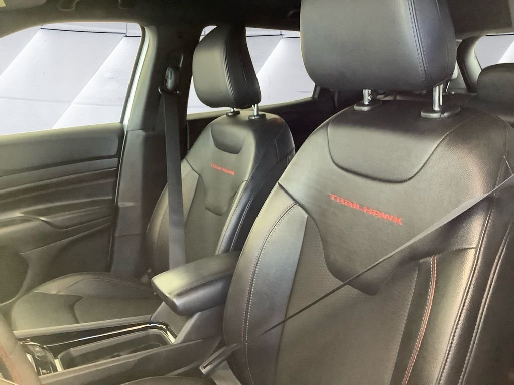 Used 2025 White Jeep Trailhawk image 8