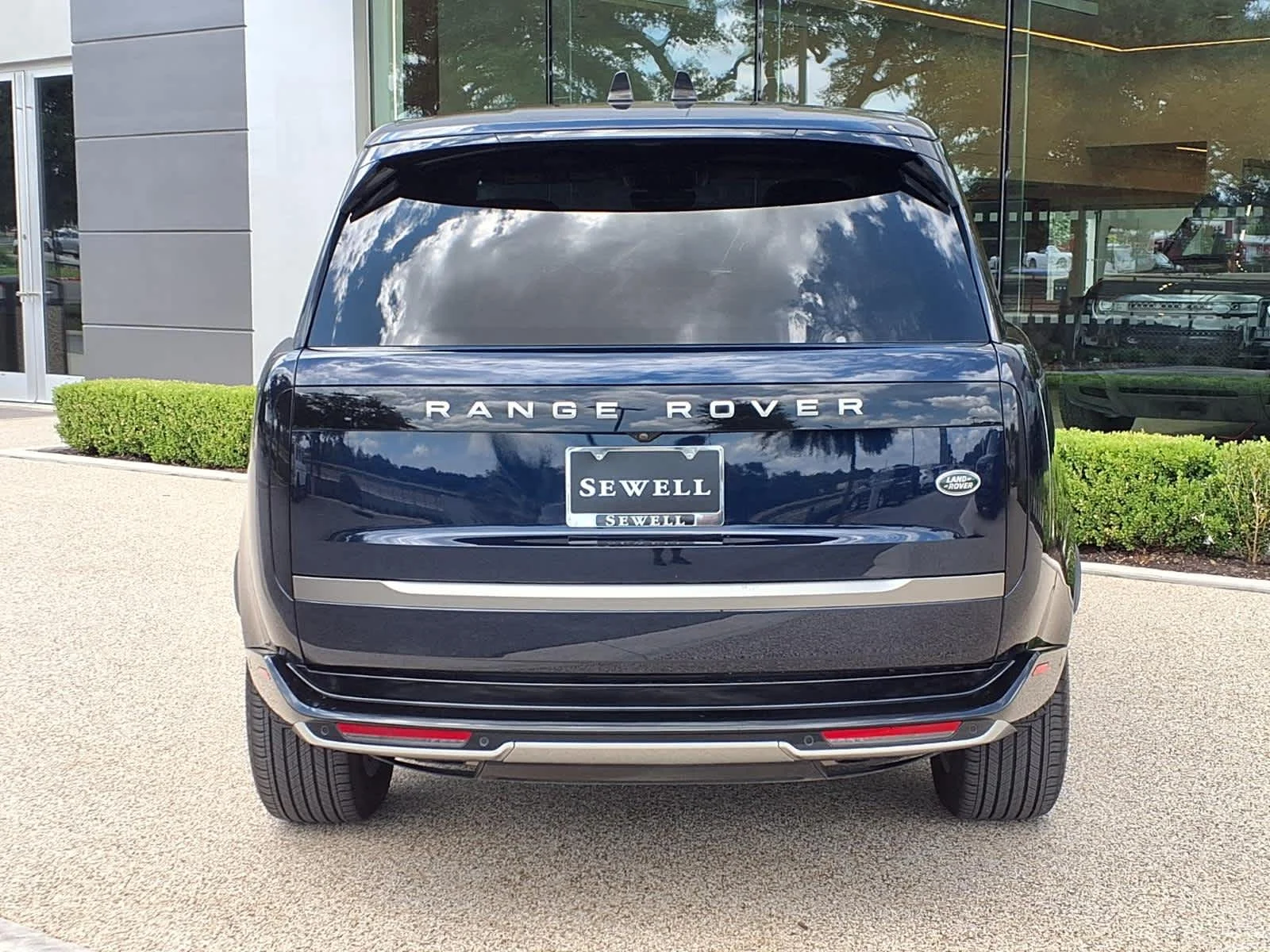 Certified Used 2023 Portofino Blue Metallic Land Rover SE image 7