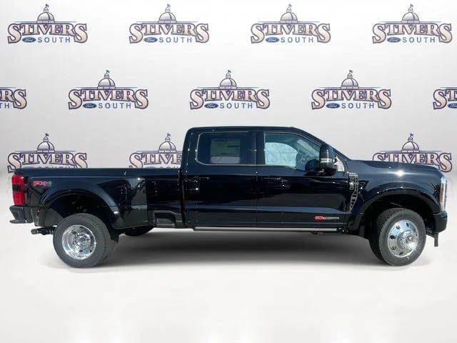 New 2026 Black Ford Platinum image 2